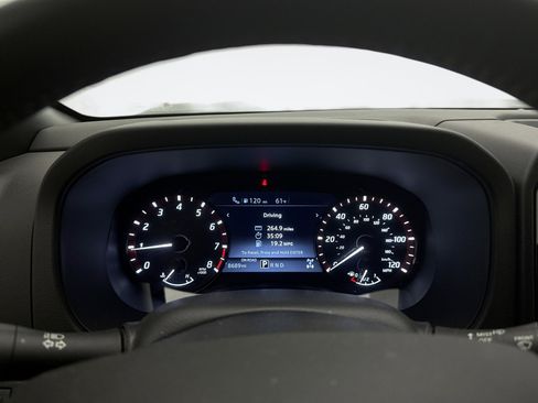 Used 2026 Nissan Frontier PRO-4X w/ Pro-4x Convenience Package AWD/4WD image 9