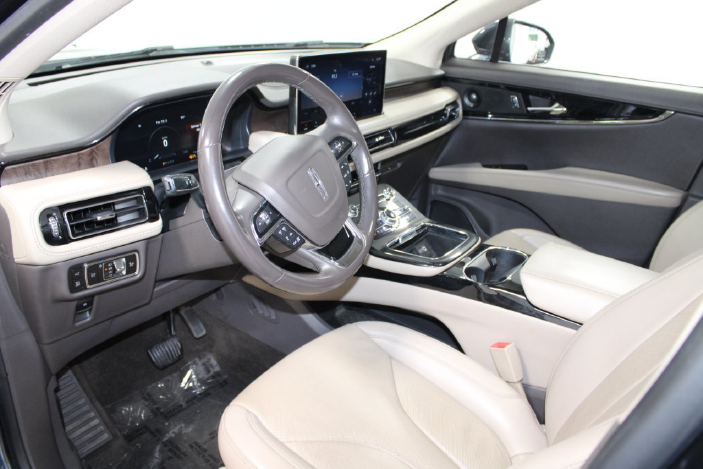 Used 2023 Lincoln Nautilus Reserve w/ Equipment Group 201A AWD/4WD image 14