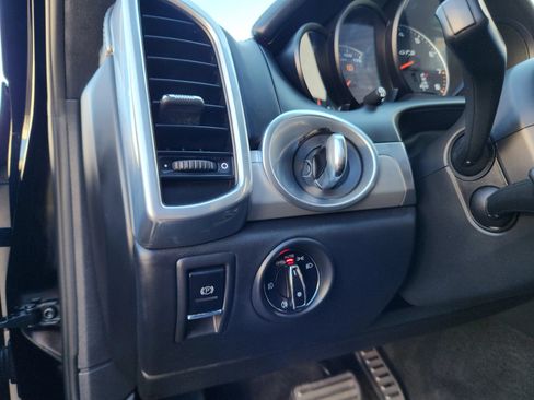 Used 2016 Porsche Cayenne GTS w/ Premium Package Plus AWD/4WD image 11