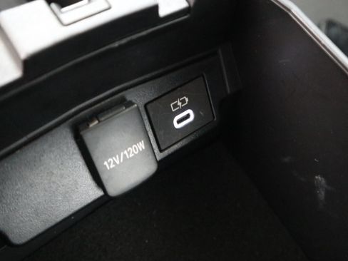 Used 2025 Toyota Corolla LE FWD image 33