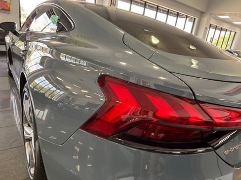 Used 2022 Audi e-tron GT Premium Plus image 11