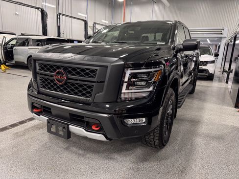 Used 2024 Nissan Titan PRO-4X w/ Pro-4x Utility Package image 30
