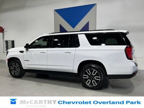 Used 2023 GMC Yukon XL AT4 w/ Technology Package AWD/4WD image 7