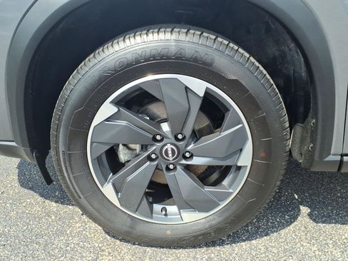 Used 2025 Nissan Rogue SV FWD image 7