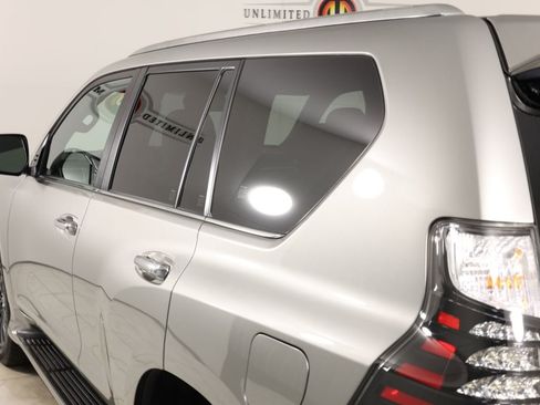 Used 2023 Lexus GX 460 Premium w/ Accessory Package AWD/4WD image 50