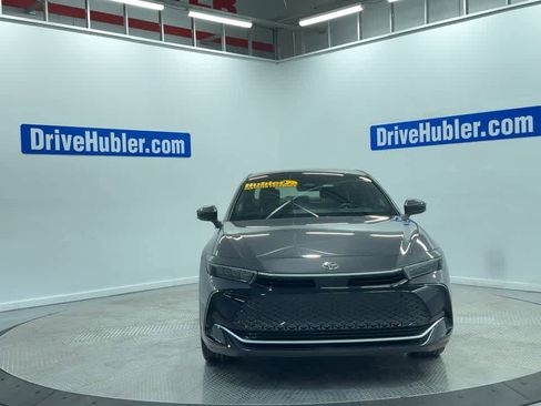 Used 2023 Toyota Crown XLE image 6