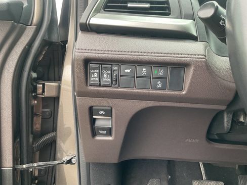 Used 2019 Honda Odyssey EX-L image 16