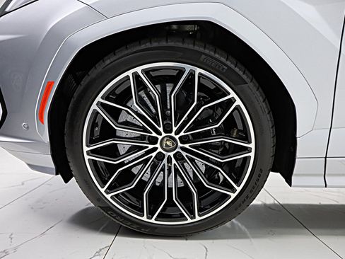Used 2026 Lamborghini Urus SE AWD/4WD image 49