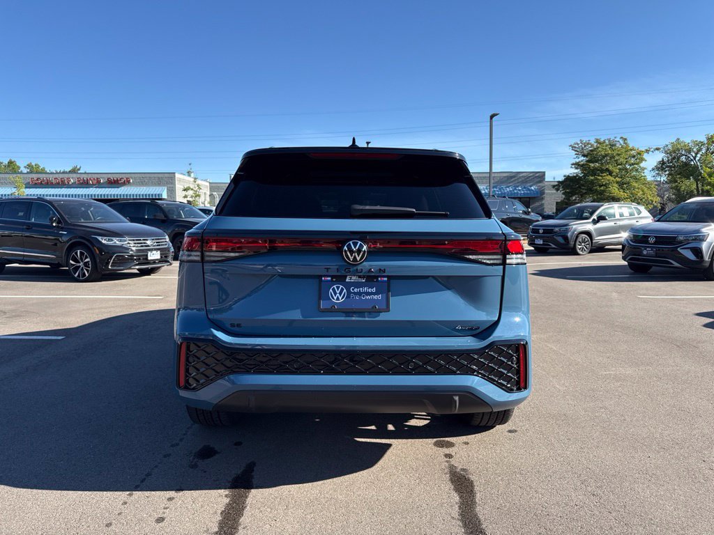 Certified 2025 Volkswagen Tiguan SE R-Line AWD/4WD image 5