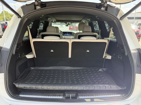 Used 2025 Mercedes-Benz GLS 450 4MATIC image 30
