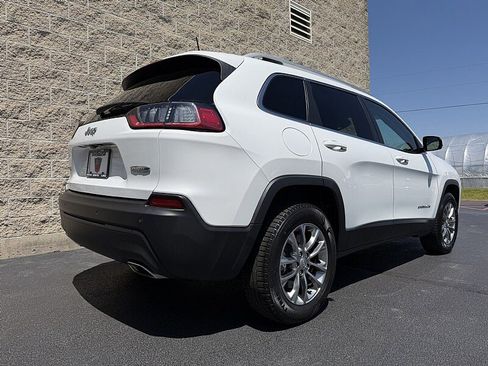 Used 2021 Jeep Cherokee Latitude Lux w/ Comfort/Convenience Group AWD/4WD image 3