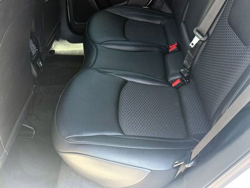 Used 2025 Jeep Compass Latitude AWD/4WD image 22