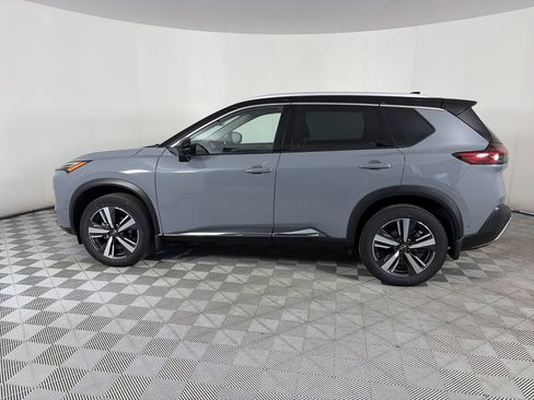 Used 2022 Nissan Rogue Platinum w/ Head-Up Display Package image 4