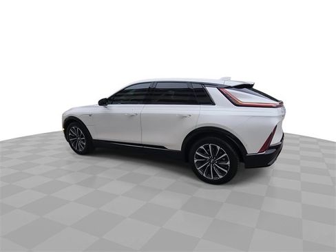 Used 2025 Cadillac Lyriq Sport image 6