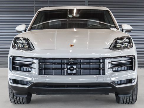 Certified 2026 Porsche Cayenne S AWD/4WD image 8