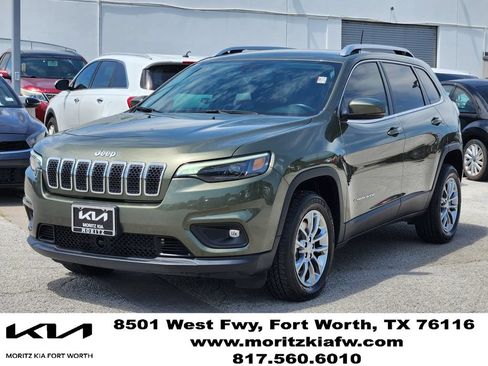 Used 2021 Jeep Cherokee Latitude Lux w/ Comfort/Convenience Group AWD/4WD image 3