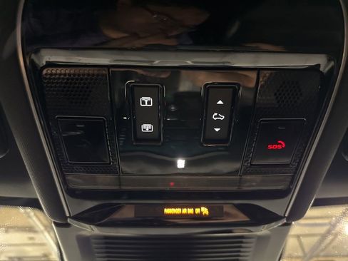 Used 2024 Land Rover Range Rover Sport Dynamic SE image 38