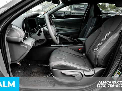 Used 2025 Hyundai Elantra Sport image 22