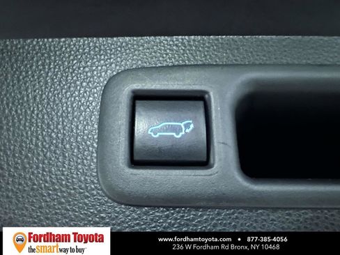 Used 2022 Toyota Highlander XLE image 15