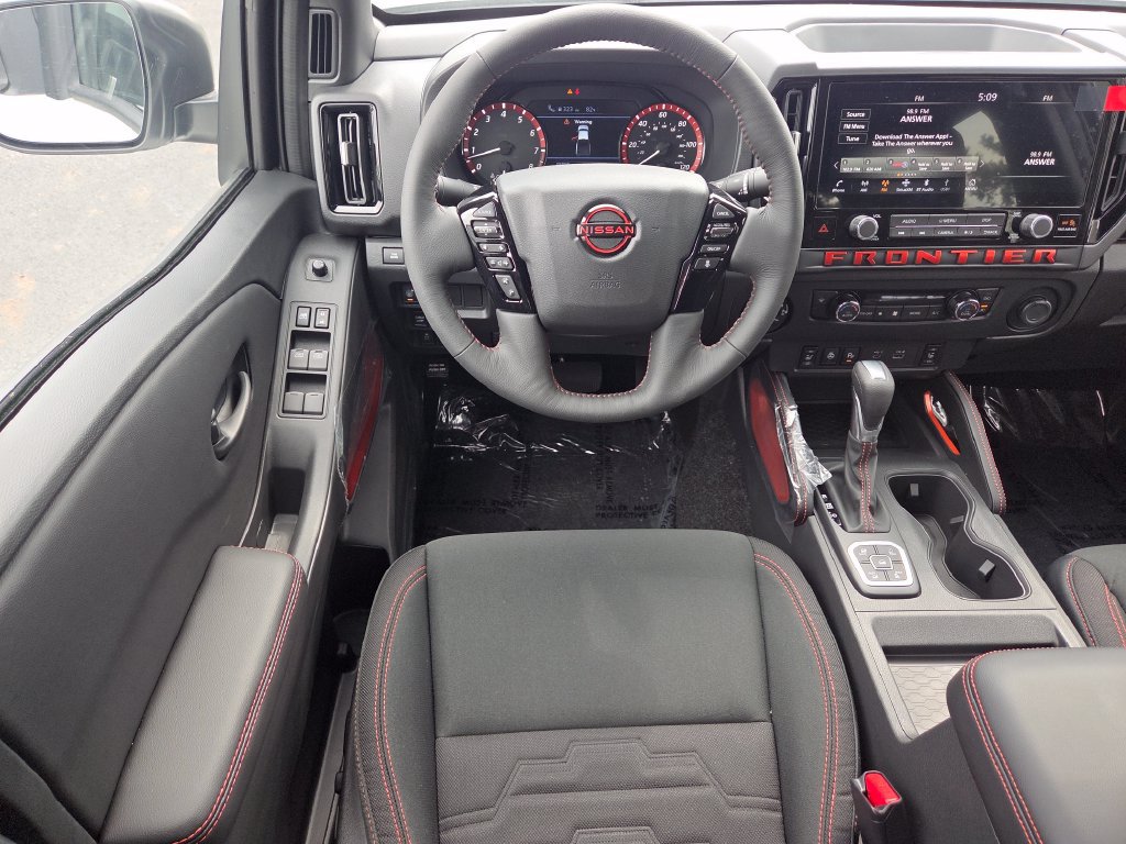 New 2026 Nissan Frontier PRO-4X w/ Tow Package AWD/4WD image 32