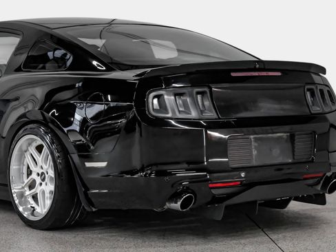 Used 2013 Ford Mustang GT Premium w/ Electronics Pkg RWD image 15