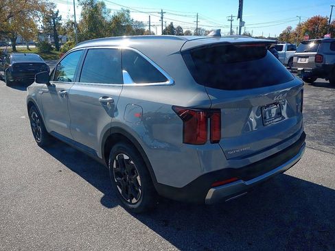 New 2026 Kia Sorento S image 5