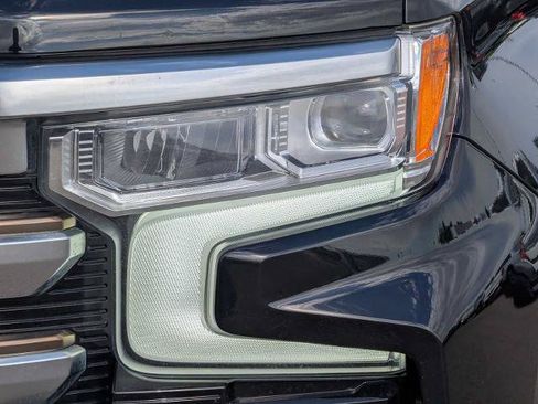 Used 2022 Chevrolet Silverado 1500 High Country w/ Z71 Off-Road Package AWD/4WD image 10