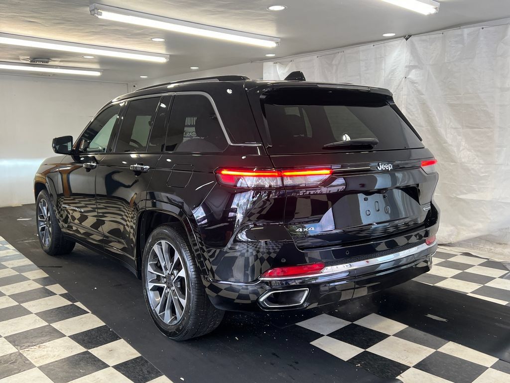 Used 2023 Jeep Grand Cherokee Overland AWD/4WD image 8