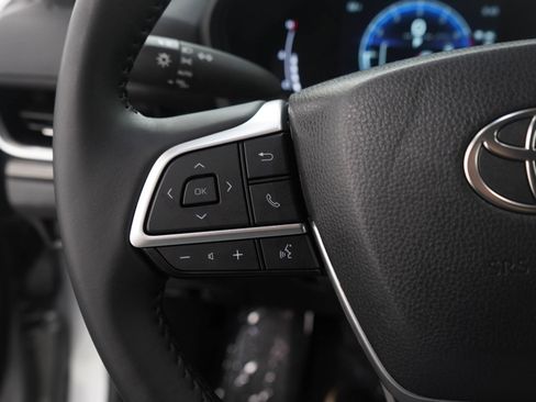 Used 2025 Toyota Grand Highlander AWD image 28