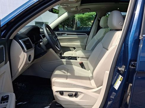 Certified 2023 Volkswagen Atlas SE w/ Panoramic Sunroof Package AWD/4WD image 14