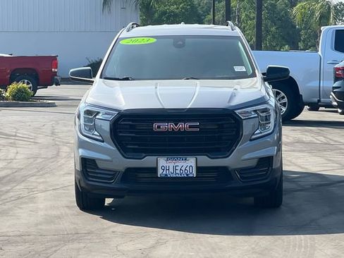 Used 2023 GMC Terrain SLE w/ Elevation Edition image 9