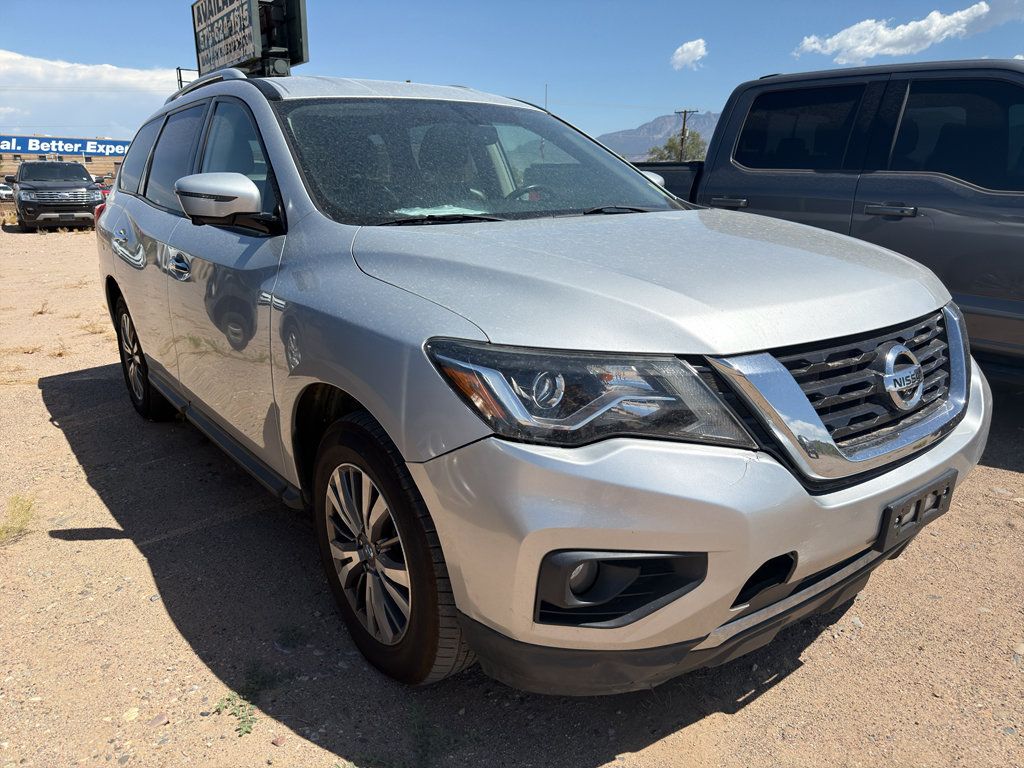 Used 2020 Nissan Pathfinder SL AWD/4WD image 3