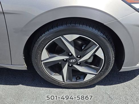 Used 2023 Hyundai Elantra SEL FWD image 16