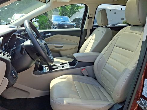 Used 2018 Ford Escape Titanium AWD/4WD image 16