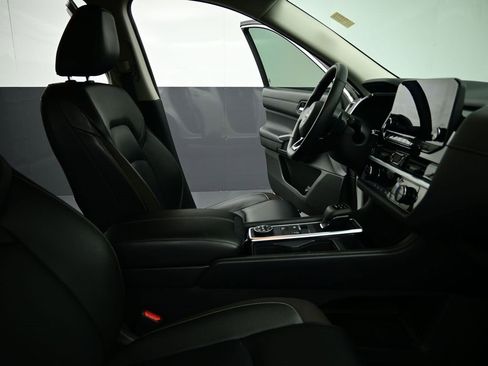 Used 2024 Nissan Pathfinder SL image 31