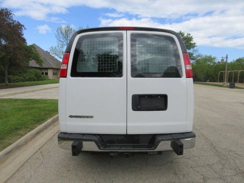 Used 2019 Chevrolet Express 2500 w/ Driver Convenience Package RWD image 12