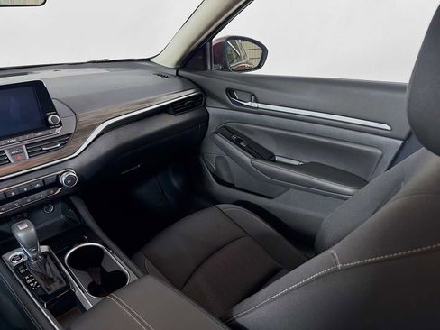 Used 2023 Nissan Altima 2.5 SV FWD image 19