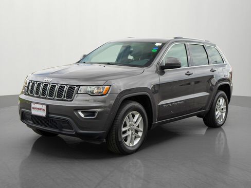 Used 2017 Jeep Grand Cherokee Laredo w/ Quick Order Package 23E AWD/4WD image 3