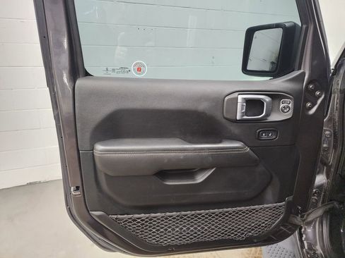 Used 2021 Jeep Wrangler Unlimited Sahara w/ Uconnect 4C Nav & Sound Group image 9