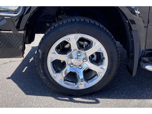 Used 2015 RAM 1500 Laramie w/ Convenience Group AWD/4WD image 10