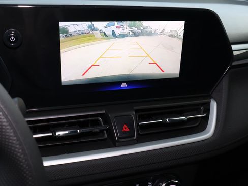 Used 2024 Chevrolet TrailBlazer LS image 27