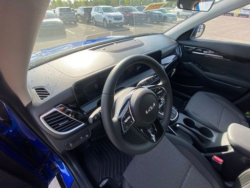 New 2026 Kia Seltos S FWD image 9