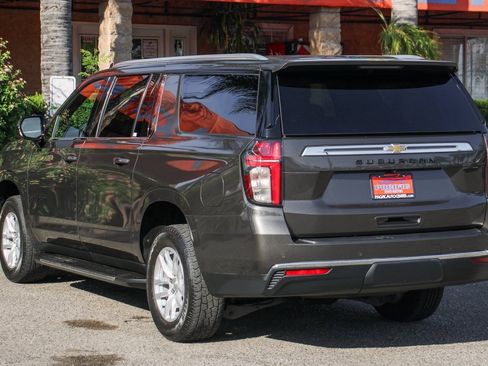 Used 2021 Chevrolet Suburban LS w/ Driver Alert Package image 6