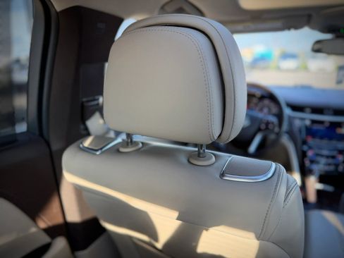 Used 2013 Cadillac XTS Premium image 27