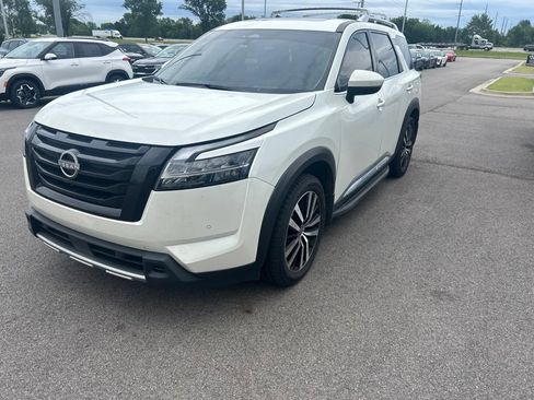 Used 2024 Nissan Pathfinder Platinum w/ Lighting Package (N93) AWD/4WD image 3