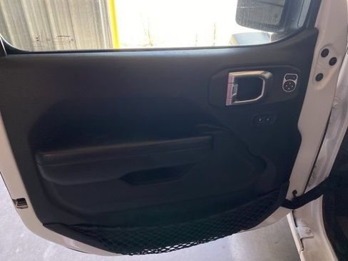 Used 2021 Jeep Wrangler Unlimited Sport AWD/4WD image 13