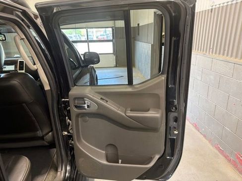 Used 2016 Nissan Frontier PRO-4X w/ Pro-4x Luxury Package AWD/4WD image 8