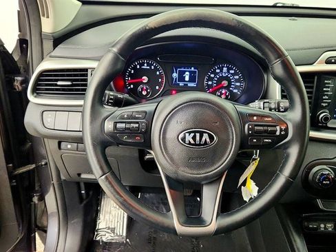 Used 2018 Kia Sorento FWD image 13