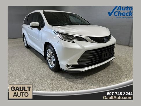 Used 2023 Toyota Sienna Limited AWD/4WD image 1