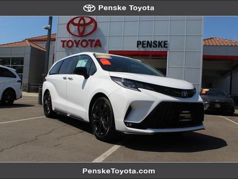 Certified 2026 Toyota Sienna XSE FWD image 1